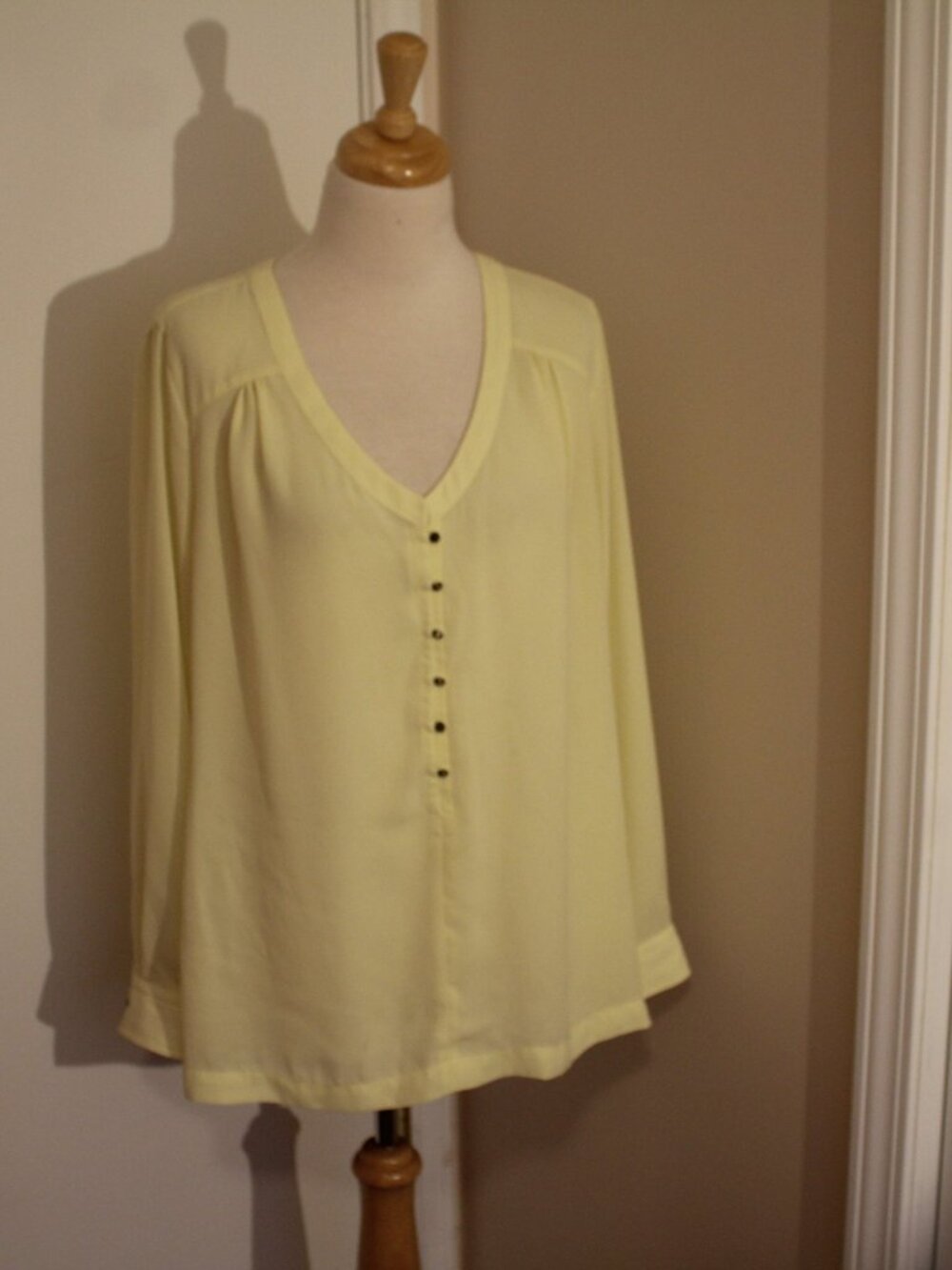 Soft Surrounding Size Large Long Sleeve Lightweight Shirt Top Blouse